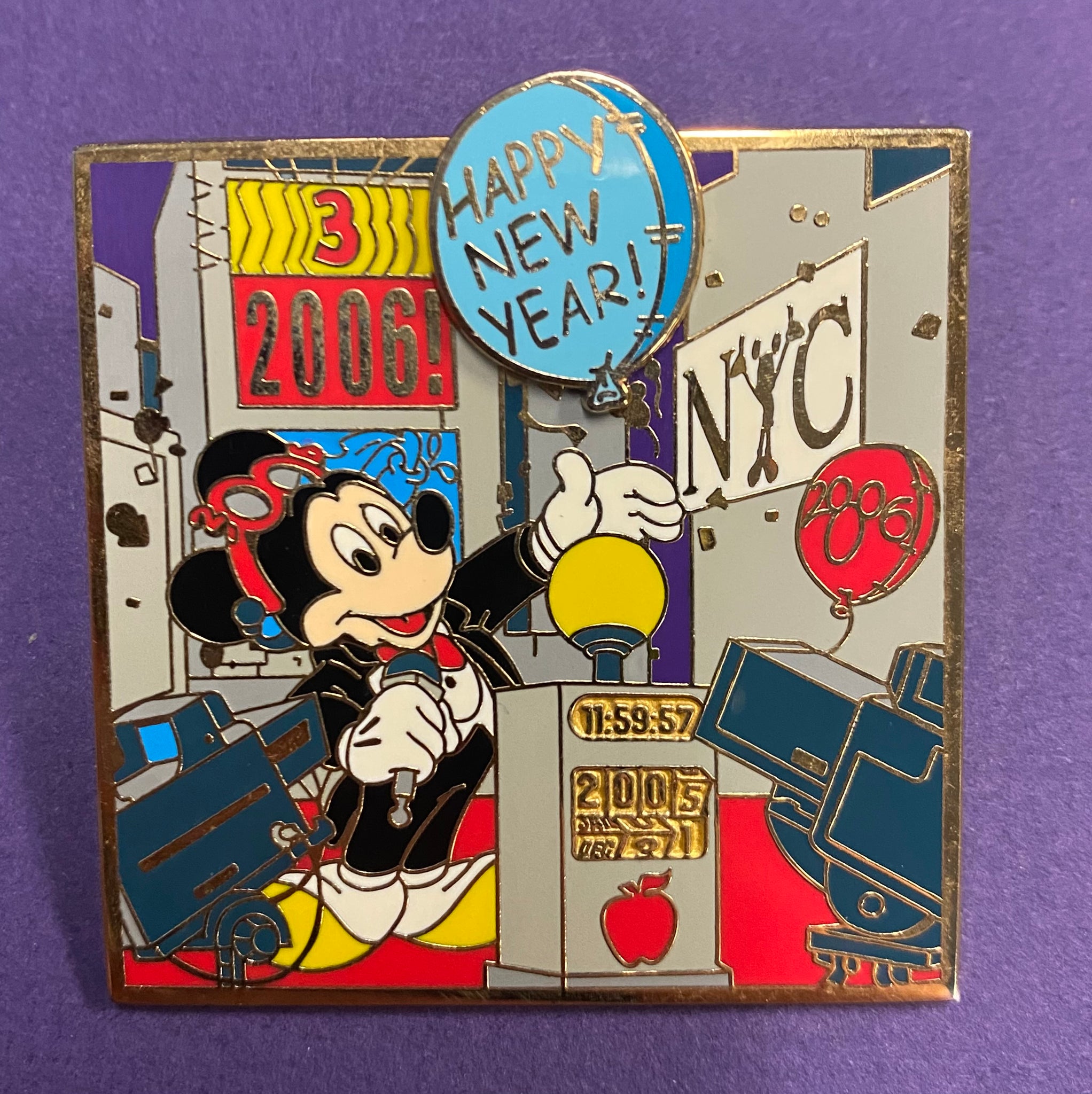 Mickey Mouse Happy New Year 2006 Pin World Of Disney NYC LE 1000