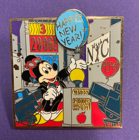 Mickey Mouse Happy New Year 2006 Pin World Of Disney NYC LE 1000