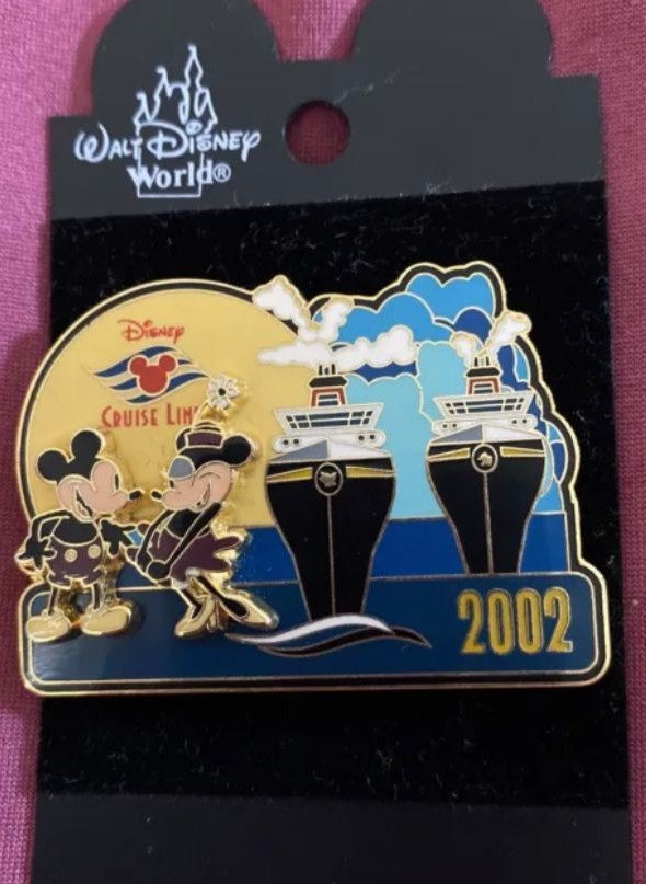 Disney Cruise Line Pin Mickey & Minnie with Ships Wonder & Magic 2002